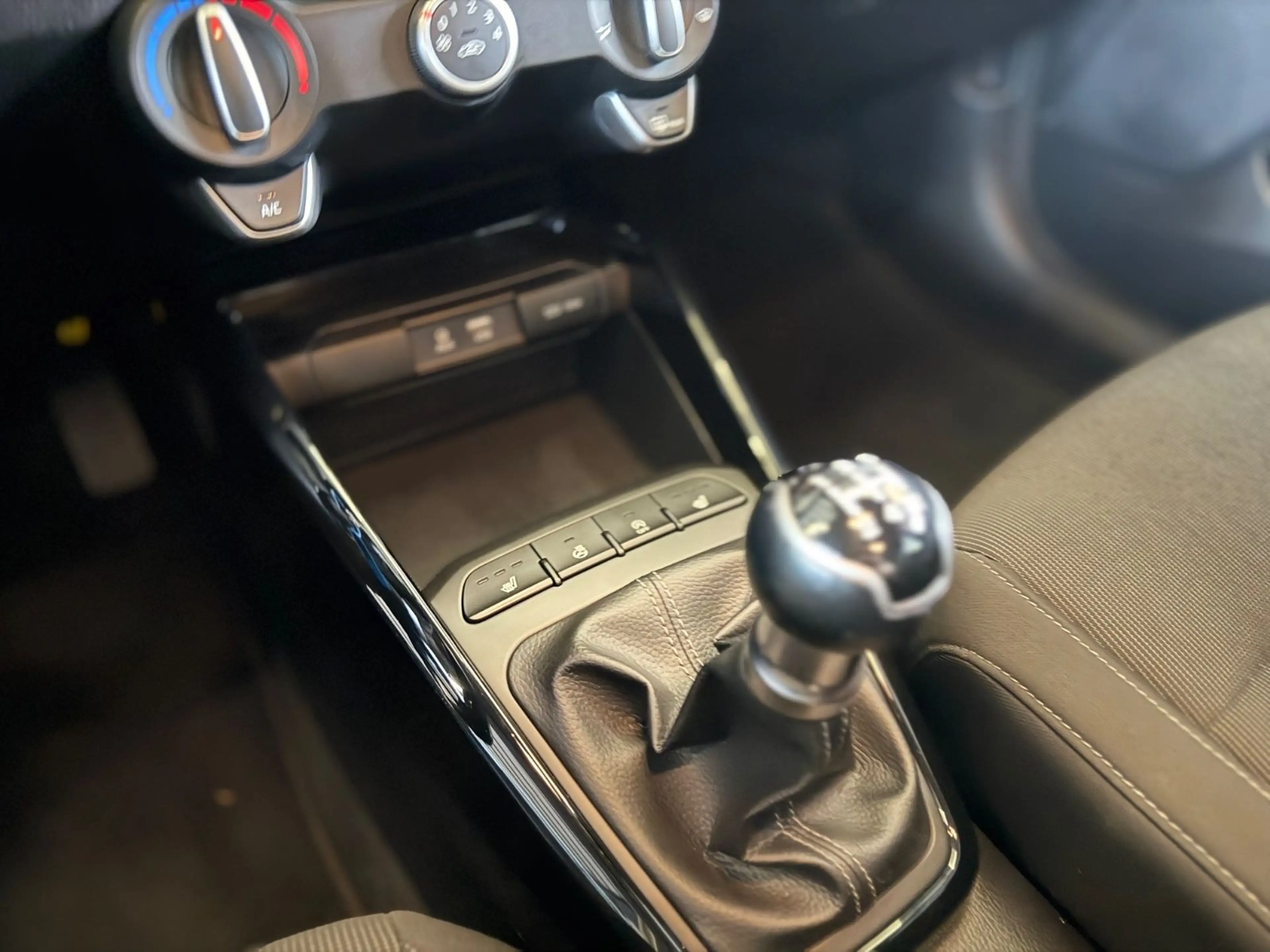 Kia Rio Edition 7 L-Heizung/Sitz-Heizung — photo 8