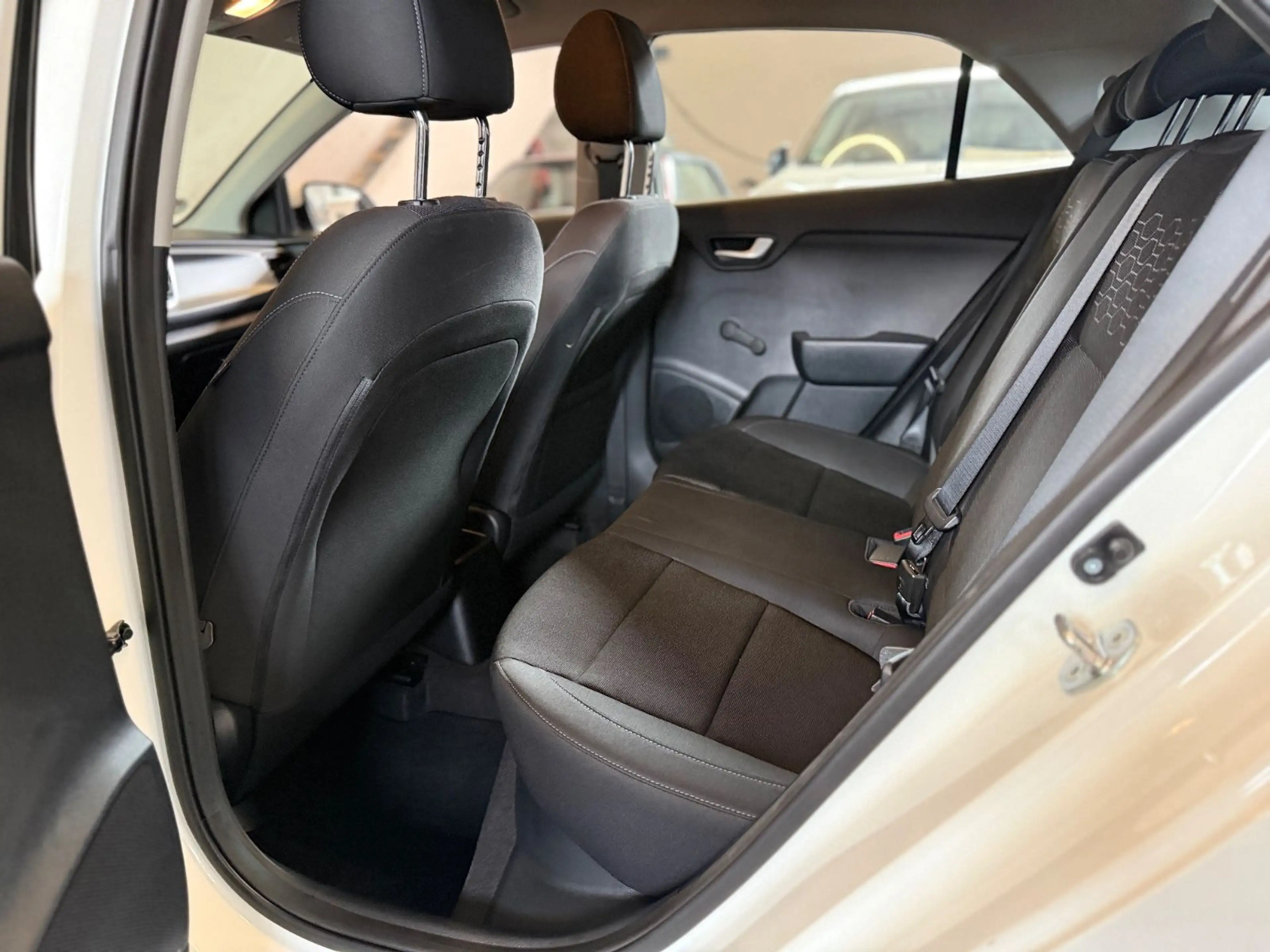 Kia Rio Edition 7 L-Heizung/Sitz-Heizung — photo 6