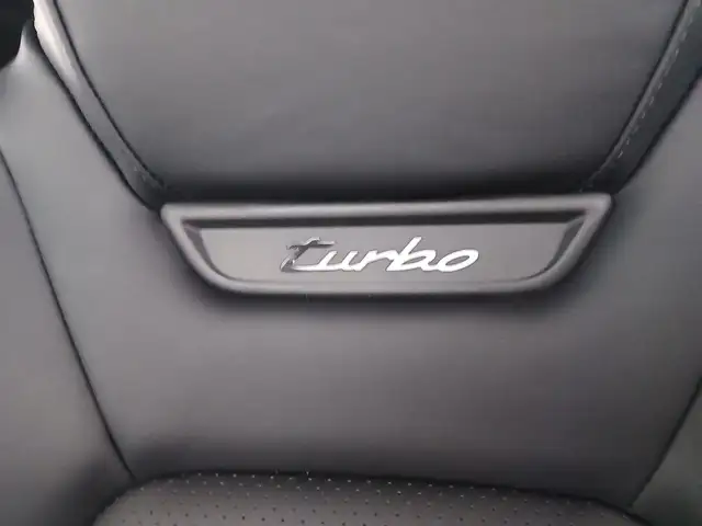 Porsche Macan Turbo Ansicht 25