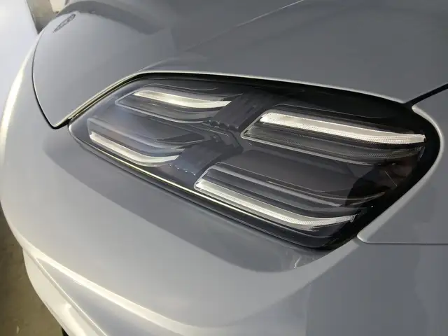 Porsche Macan Turbo Ansicht 26