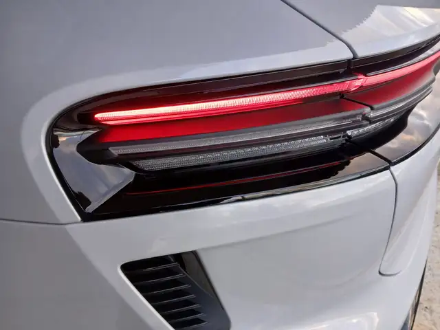 Porsche Macan Turbo Ansicht 27