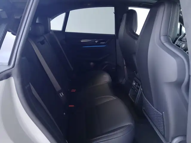 Porsche Macan Turbo Ansicht 32