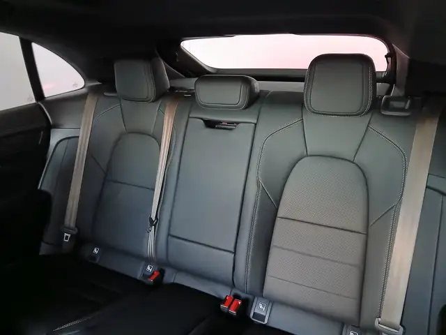 Porsche Macan Turbo Ansicht 34