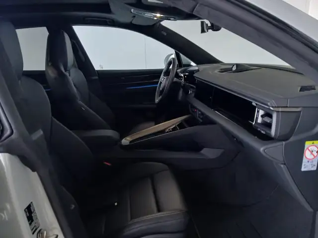 Porsche Macan Turbo Ansicht 15