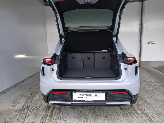 Porsche Macan Turbo Ansicht 9