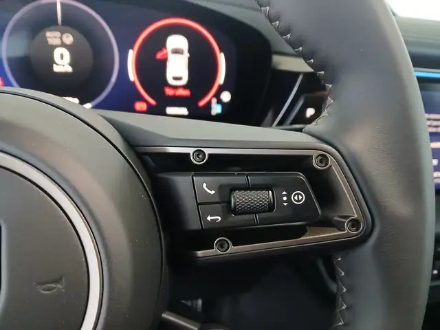 Porsche Macan Turbo Ansicht 17