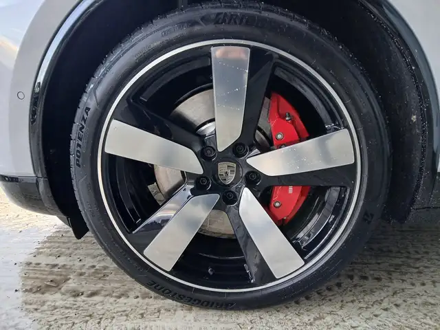 Porsche Macan Turbo Ansicht 35