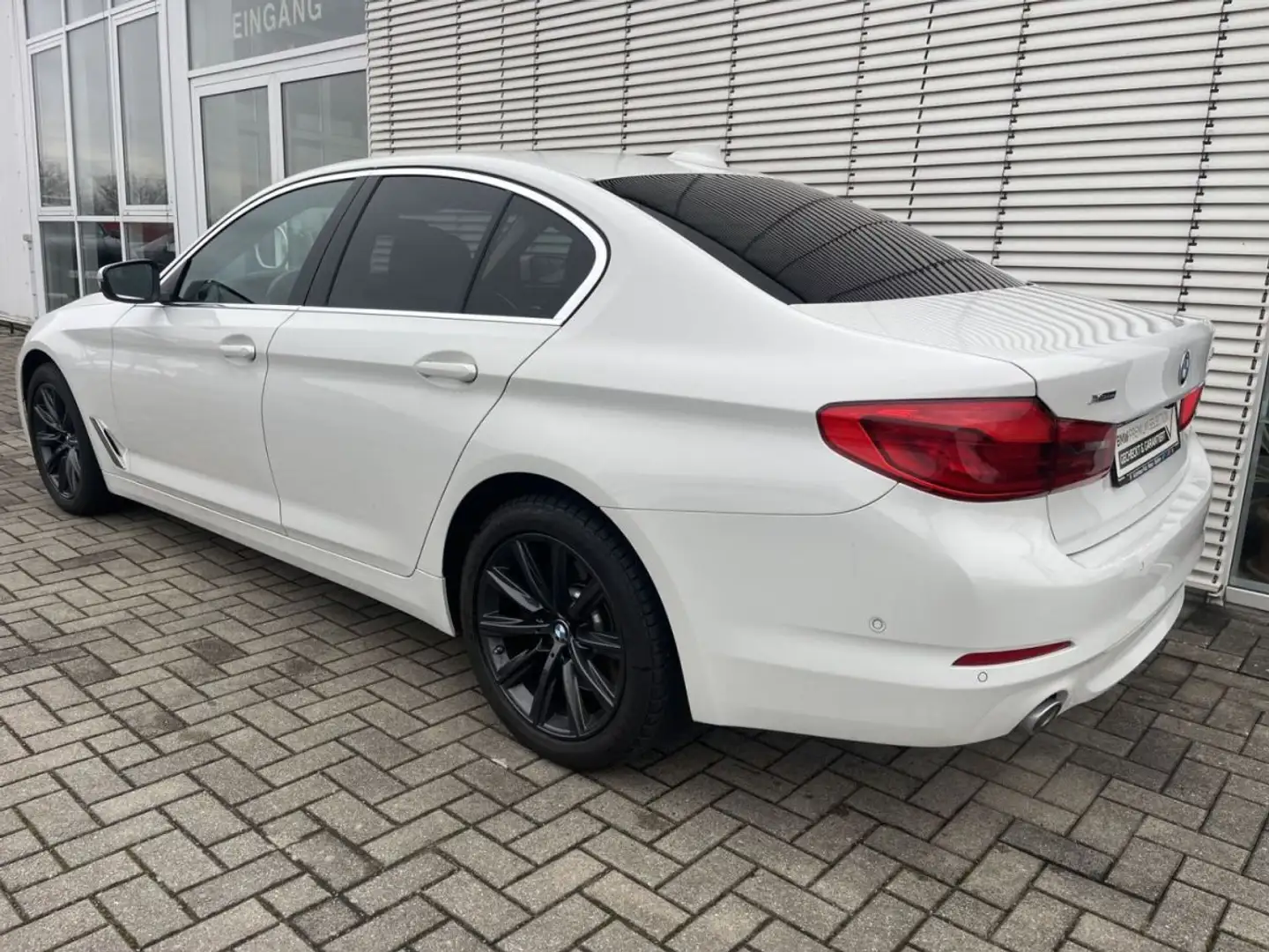 BMW 530 530d 265Ch xDrive Caméra Attelage Alarme / 05 Blanc - 2