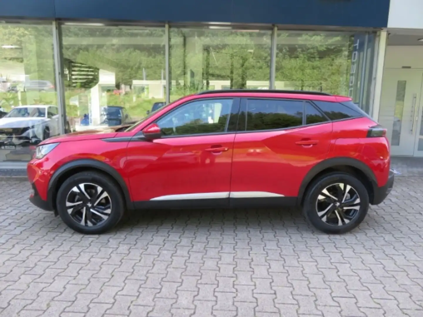Peugeot 2008 BlueHDi 130 EAT8 Allure Pack AHK Dyn. Kurvenlicht Rosso - 1