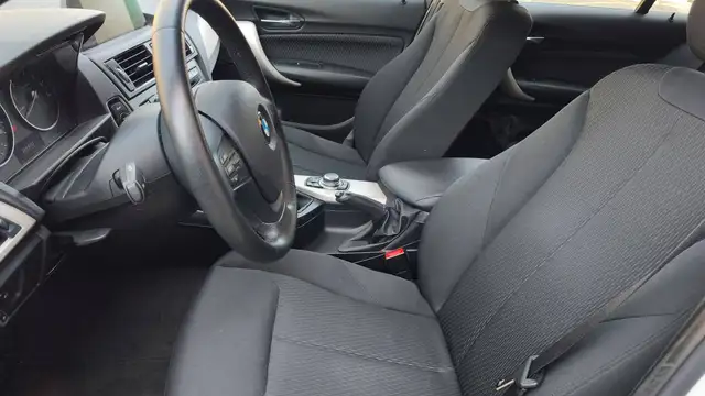 BMW 1 Series view 25
