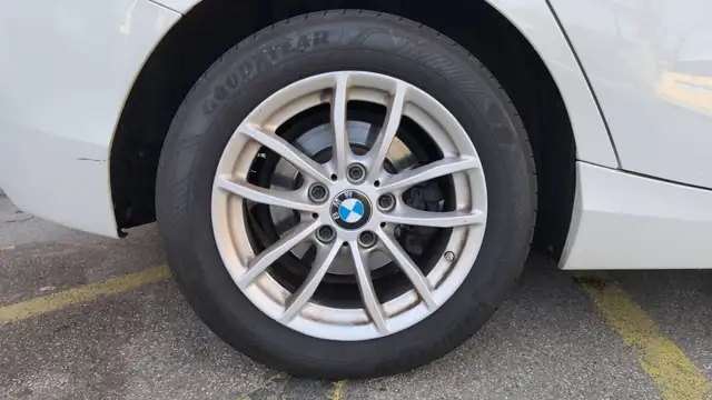 BMW 1 Series view 16
