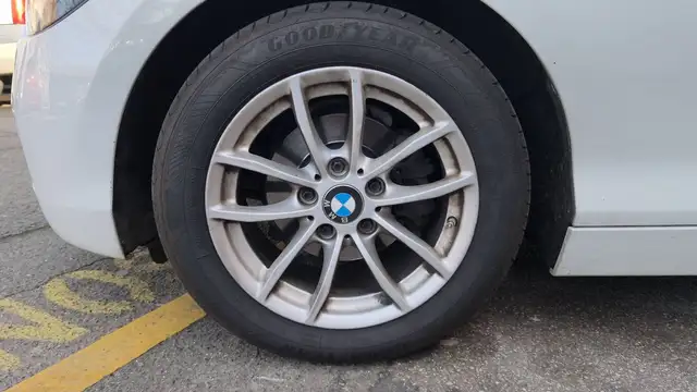 BMW 1 Series view 18