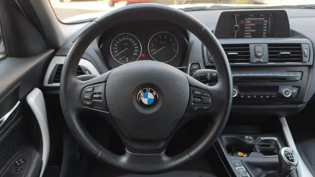 BMW 1 Series view 23