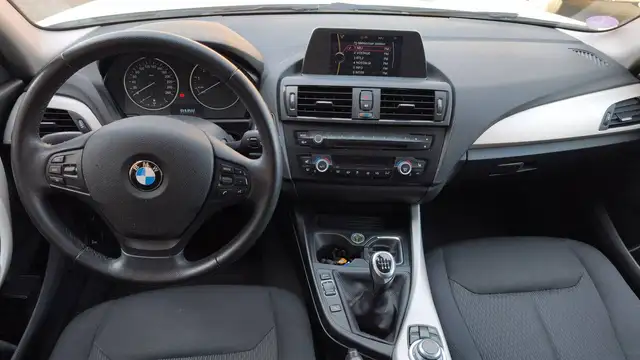 BMW 1 Series view 11