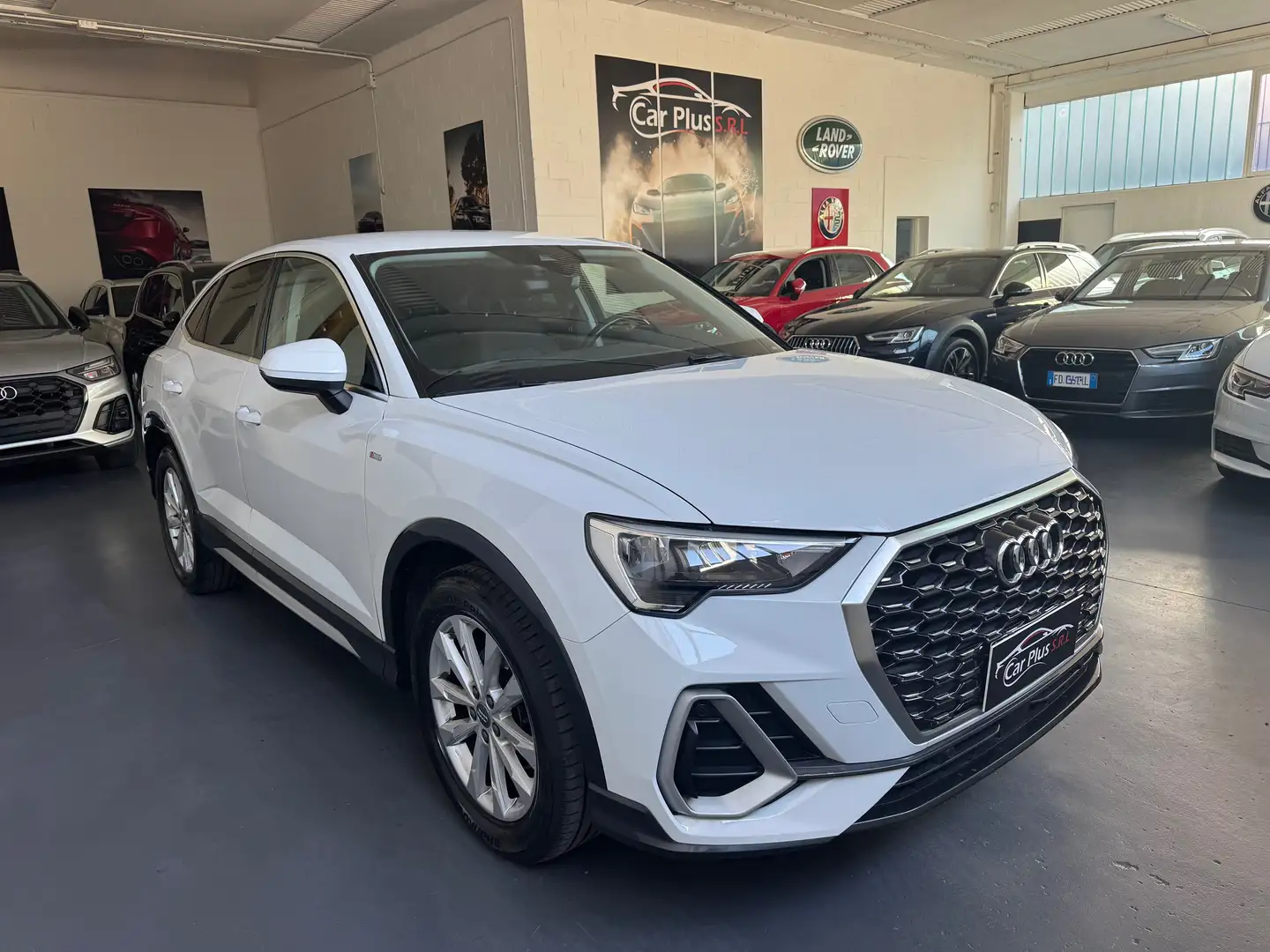 Audi Q3 Sportback  35 1.5 tfsi mhev S line 150cv s-tronic Bianco - 1
