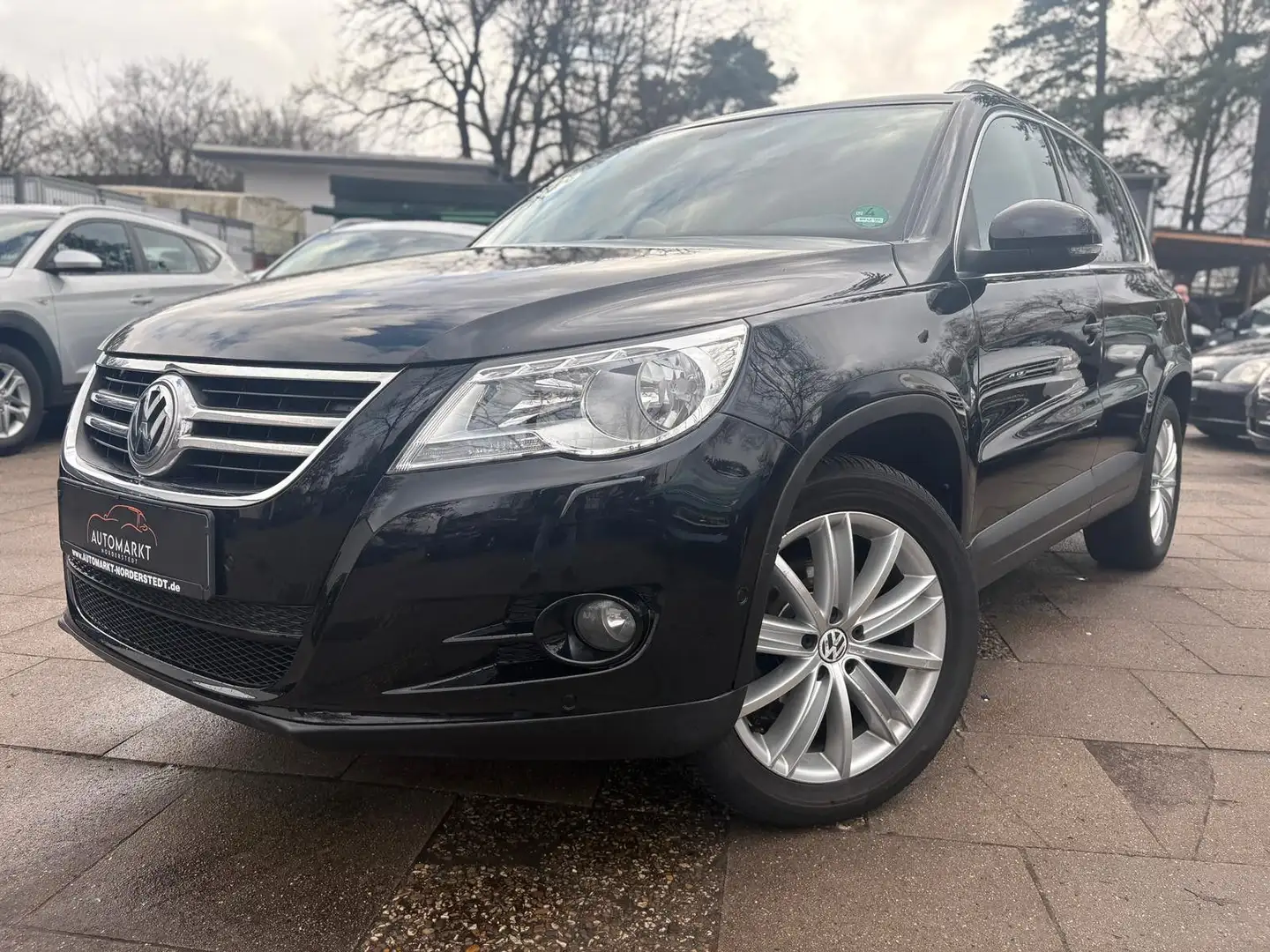 Volkswagen Tiguan Team 4Motion/Navi/SHZ/PDC/Klimaautomatic Schwarz - 1