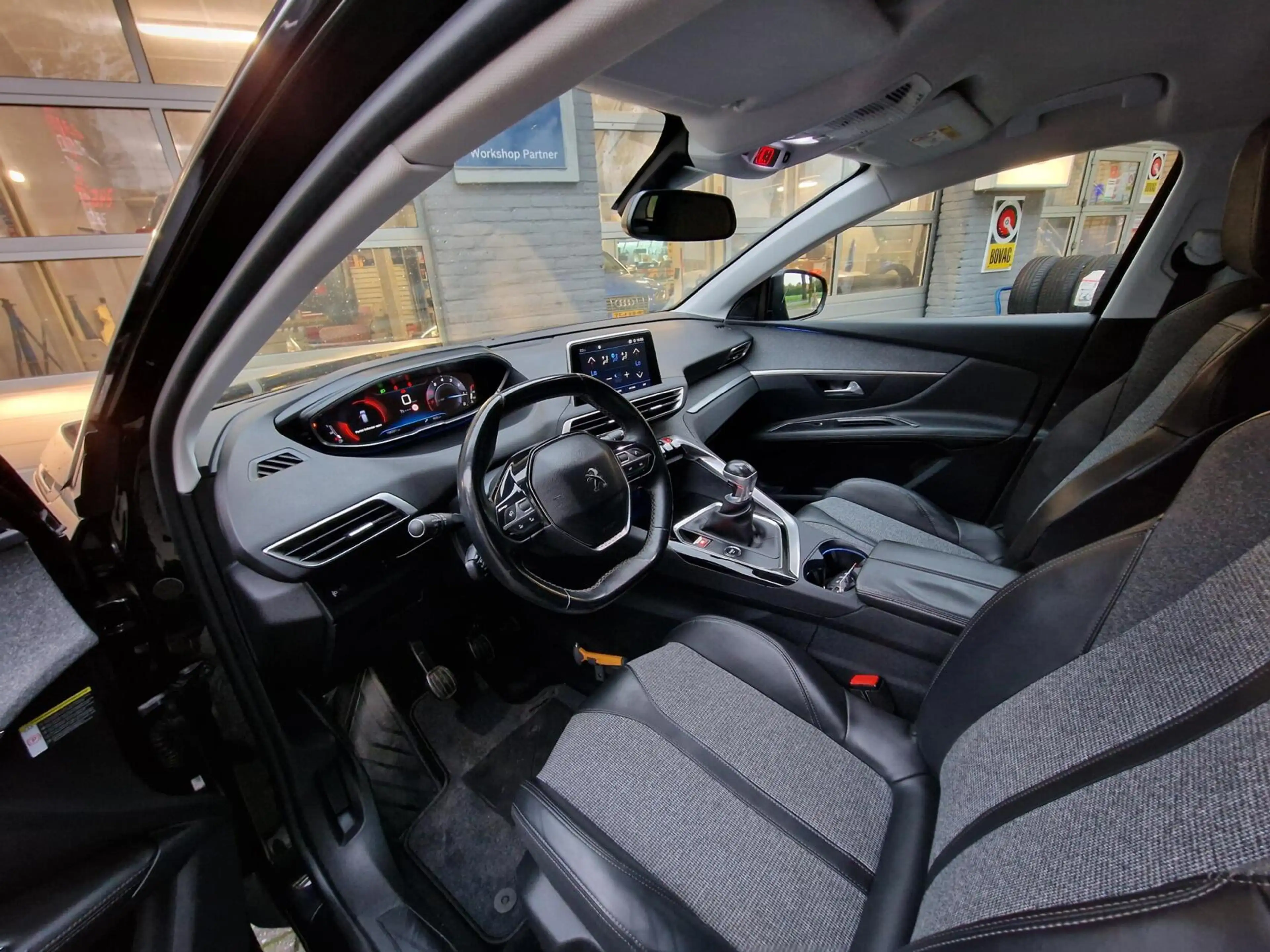 Peugeot 3008 1.2 PureTech Allure|Clima|Trekhaak|Carplay|360 cam — photo 5