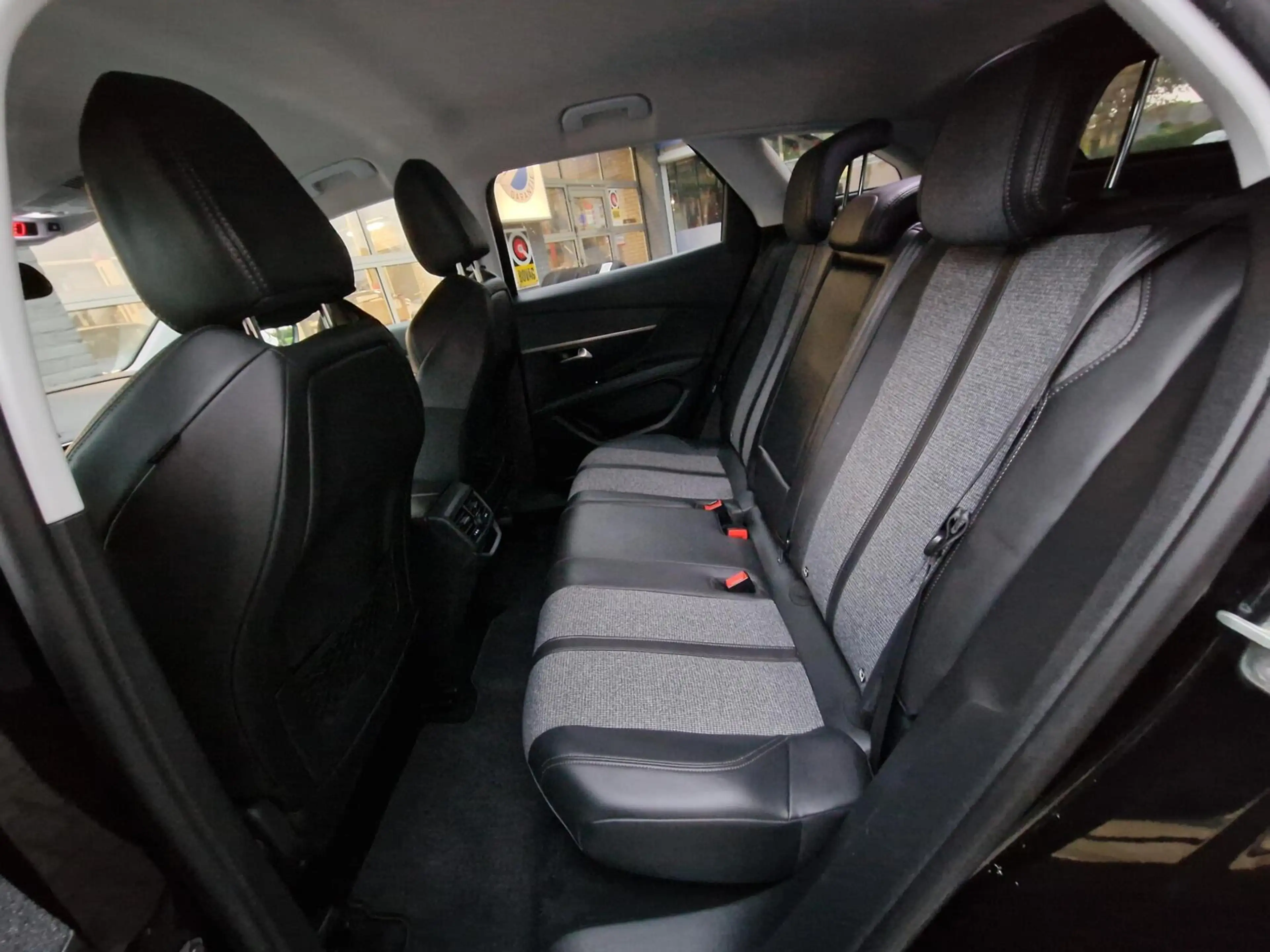 Peugeot 3008 1.2 PureTech Allure|Clima|Trekhaak|Carplay|360 cam — photo 7