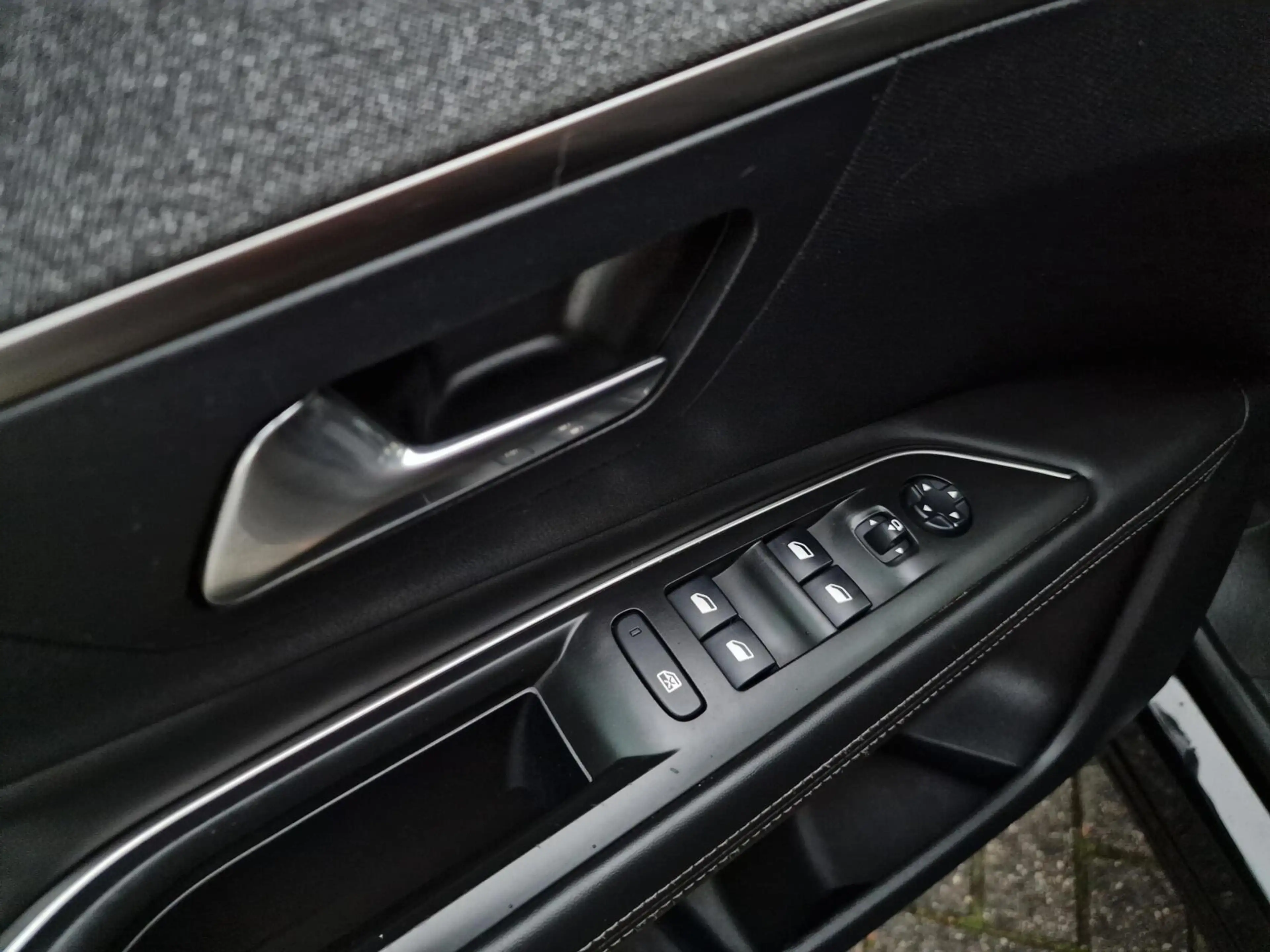 Peugeot 3008 1.2 PureTech Allure|Clima|Trekhaak|Carplay|360 cam — photo 17