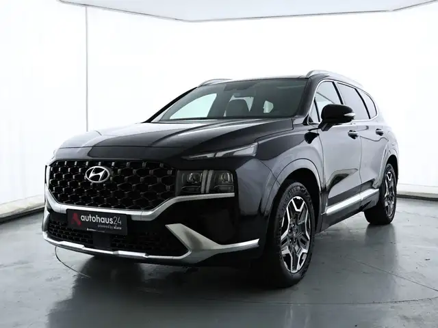 Hyundai Santa FE view 3