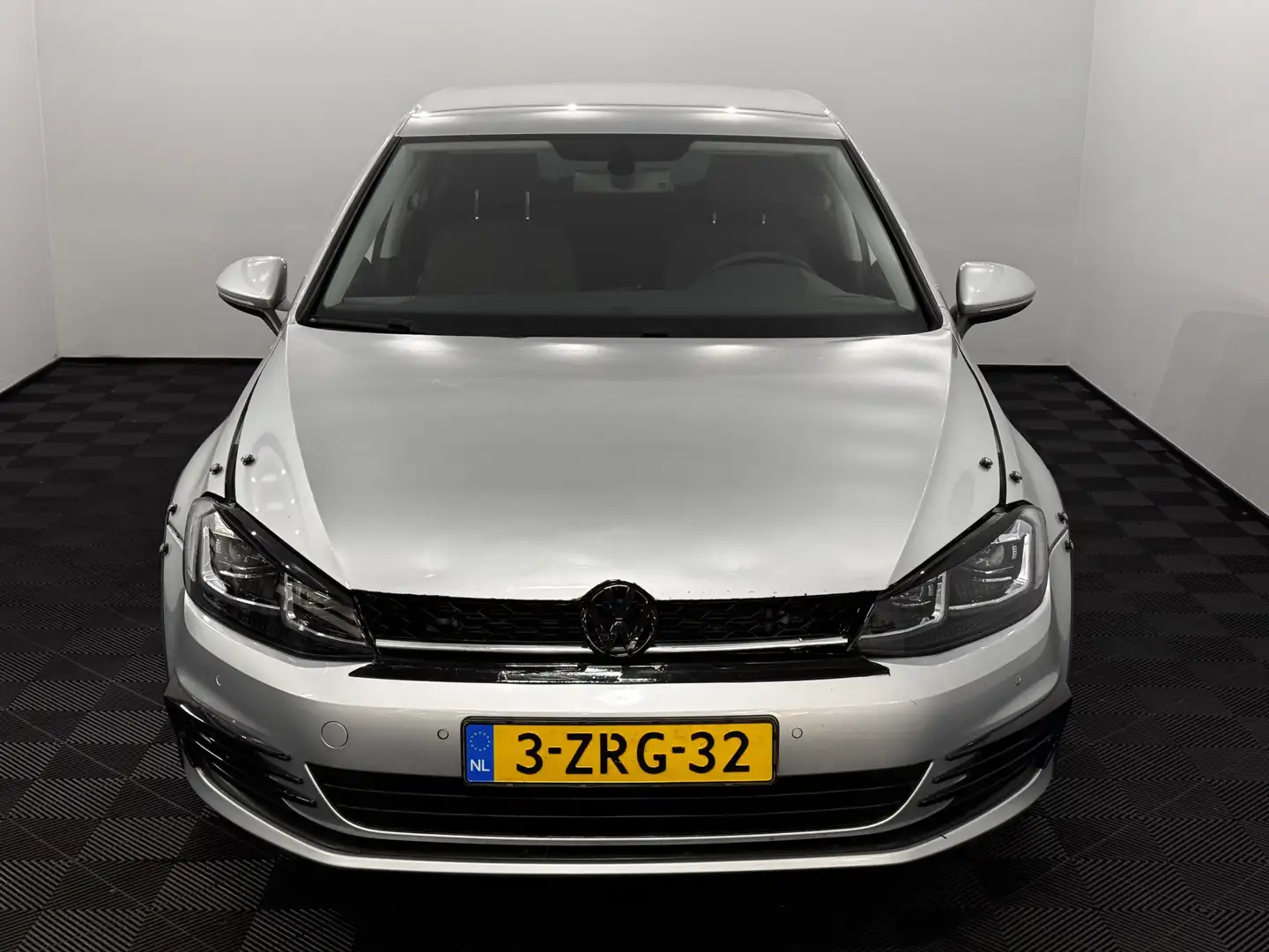 Volkswagen Golf 1.2 TSI Comfortline Clima, Parkeersensoren, Cruise Gris - 2