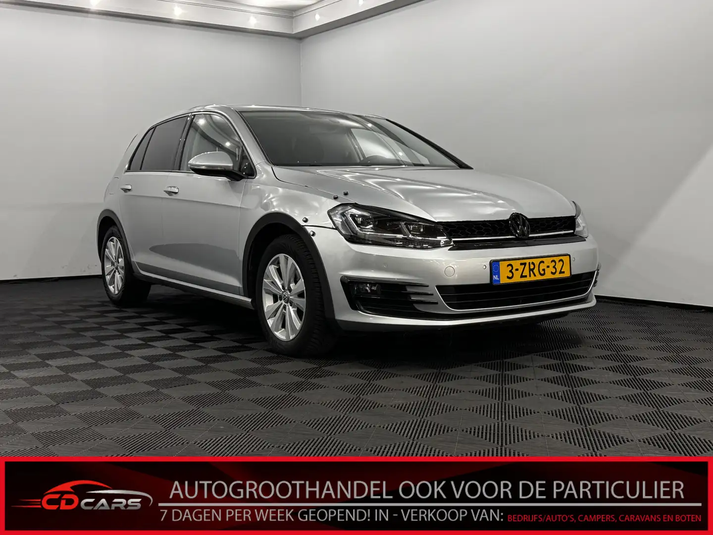 Volkswagen Golf 1.2 TSI Comfortline Clima, Parkeersensoren, Cruise Gris - 1