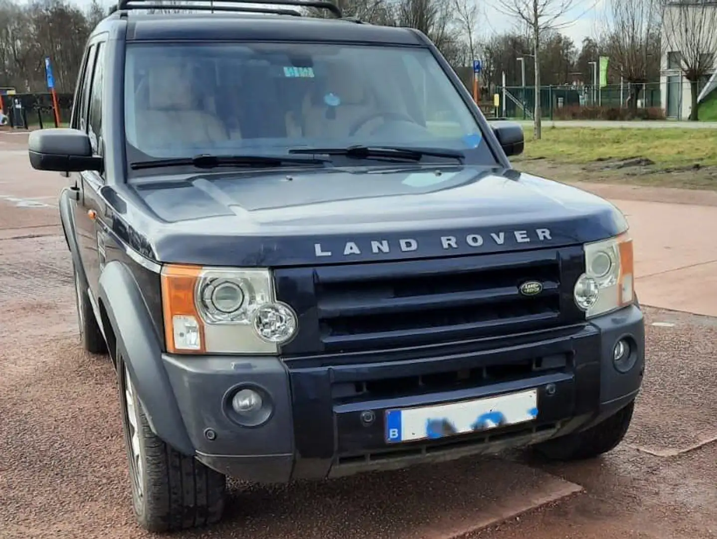 Land Rover Discovery Discovery TD V6 Aut. HSE crna - 1