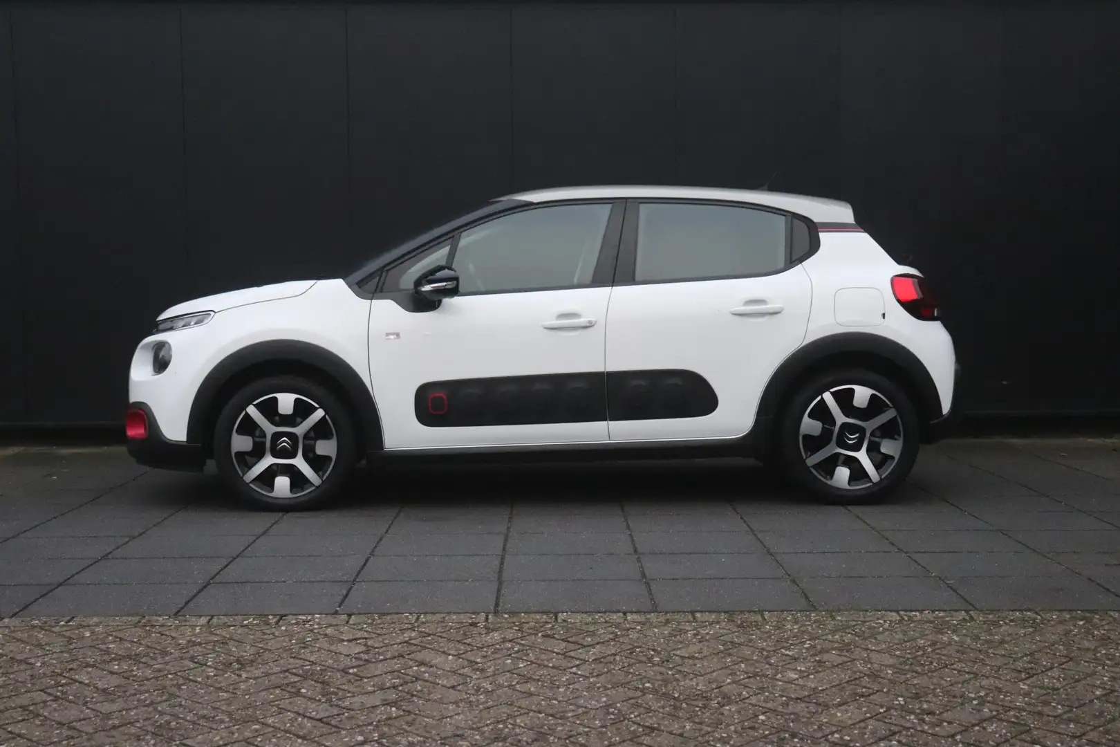 Citroen C3 1.2 PureTech S&S Shine | STOELVERW. | CAMERA | NAV Blanc - 2