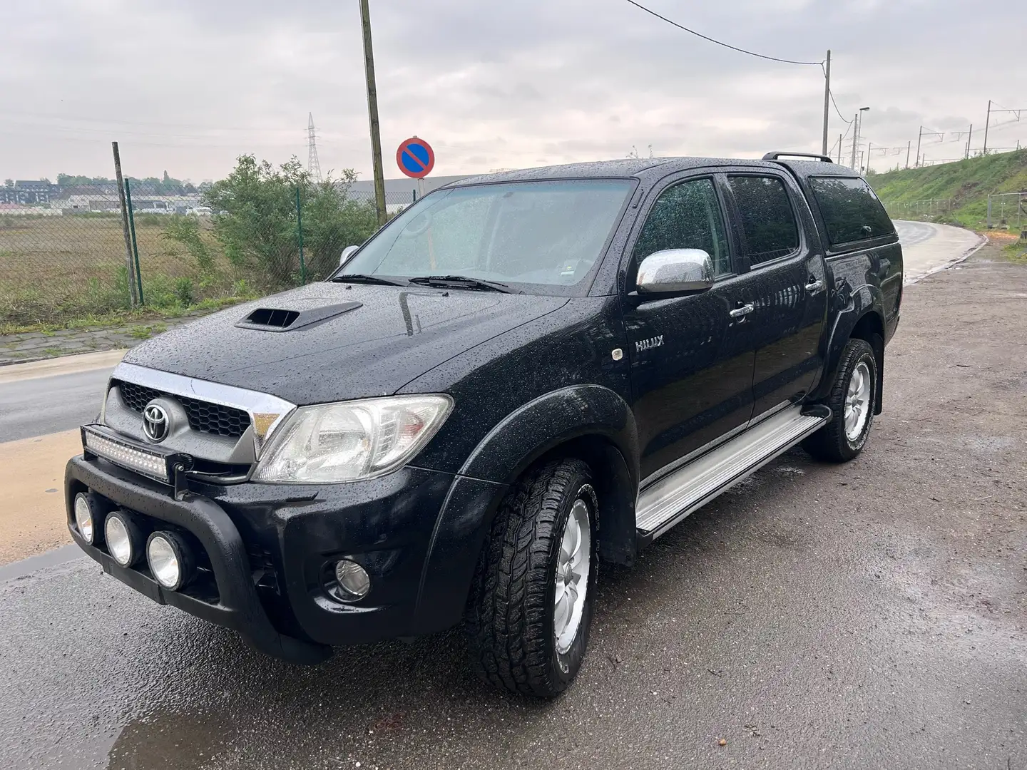 Toyota Hilux EXPORT DEHORS DE EU Černá - 2