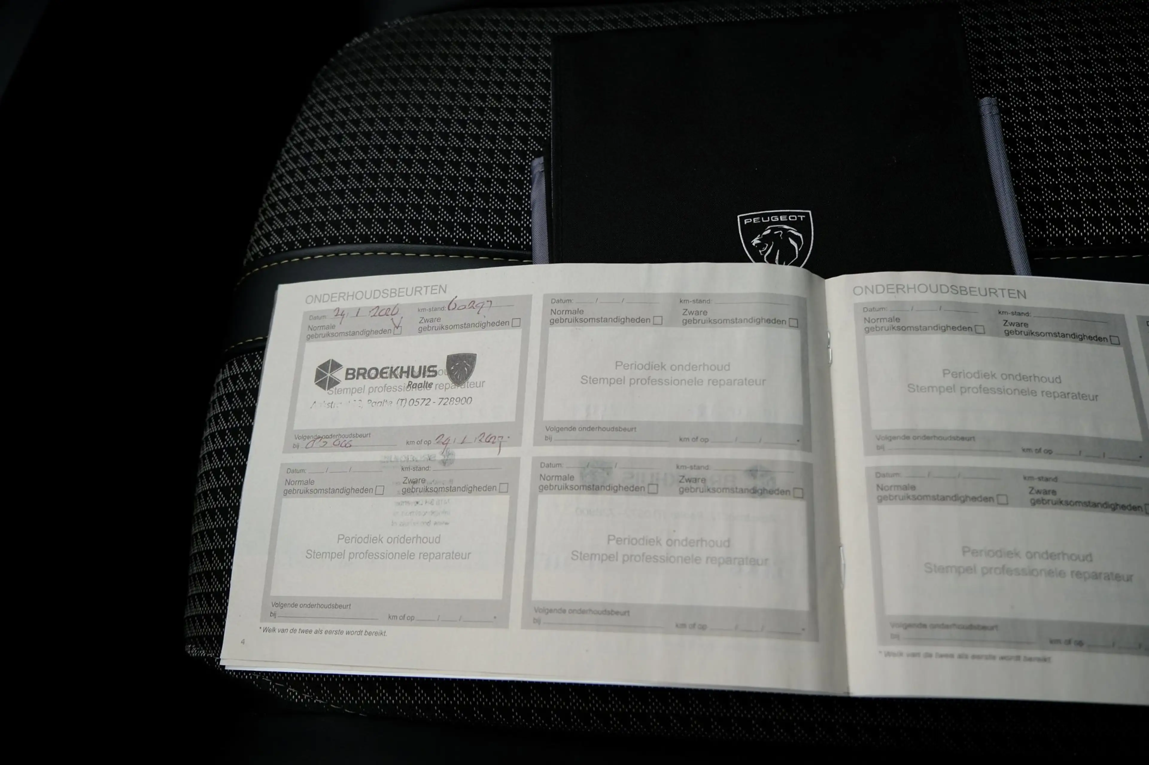 Peugeot e-2008 EV GT 50 kWh Aut. Half-Leder|1e Eig!|Navi|Clima|Ca — photo 25