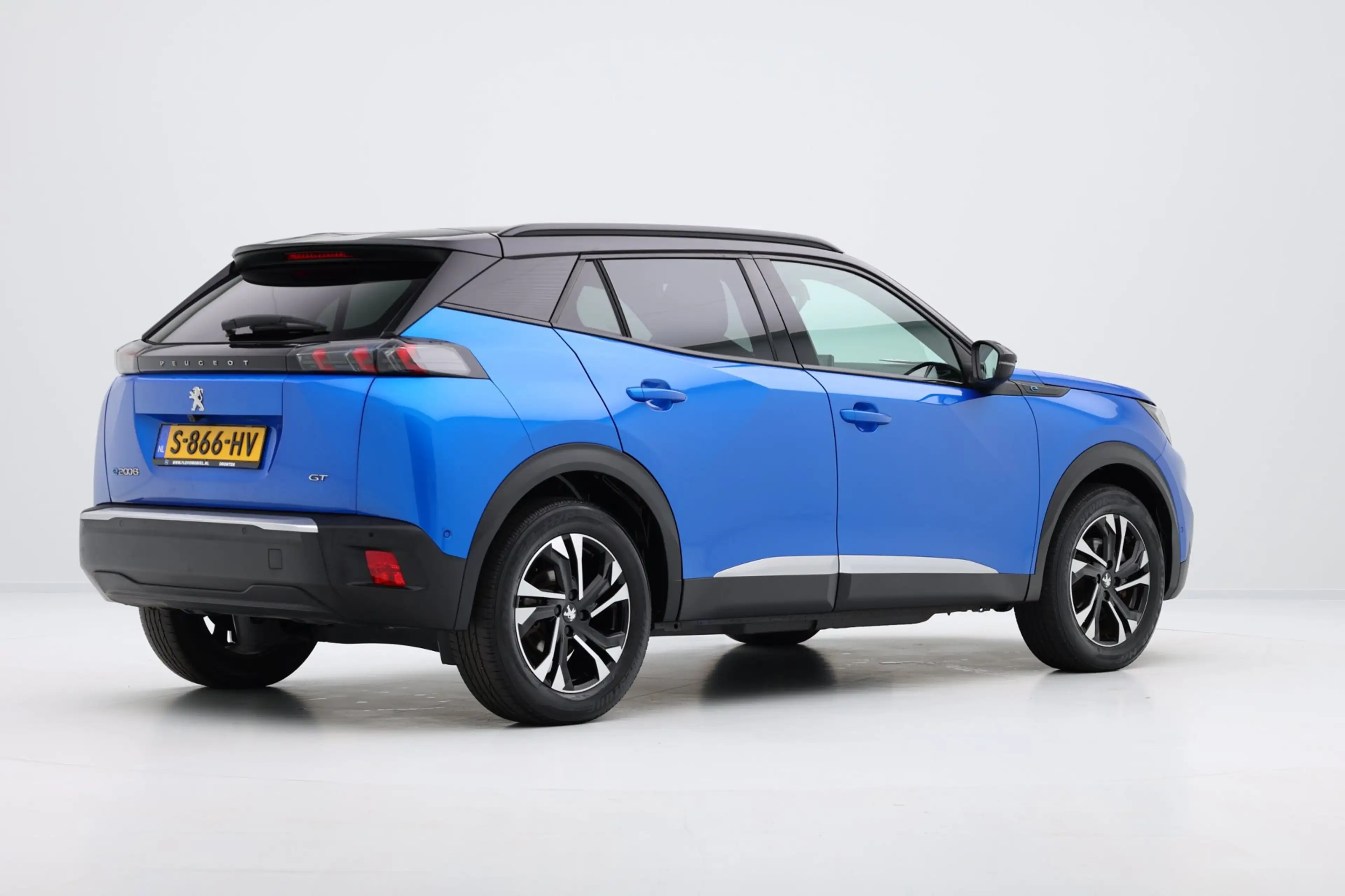 Peugeot e-2008 EV GT 50 kWh Aut. Half-Leder|1e Eig!|Navi|Clima|Ca — photo 3
