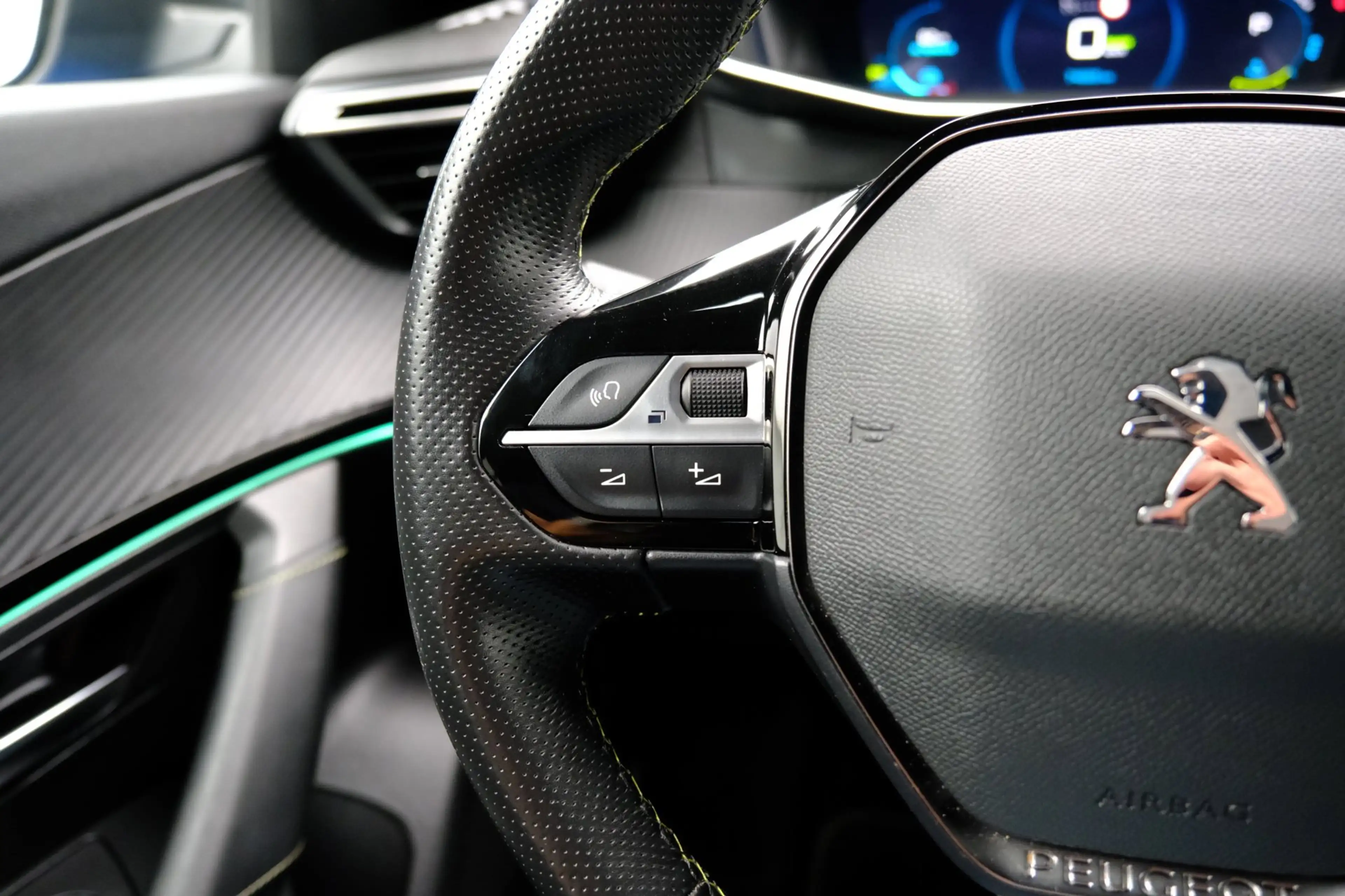 Peugeot e-2008 EV GT 50 kWh Aut. Half-Leder|1e Eig!|Navi|Clima|Ca — photo 22