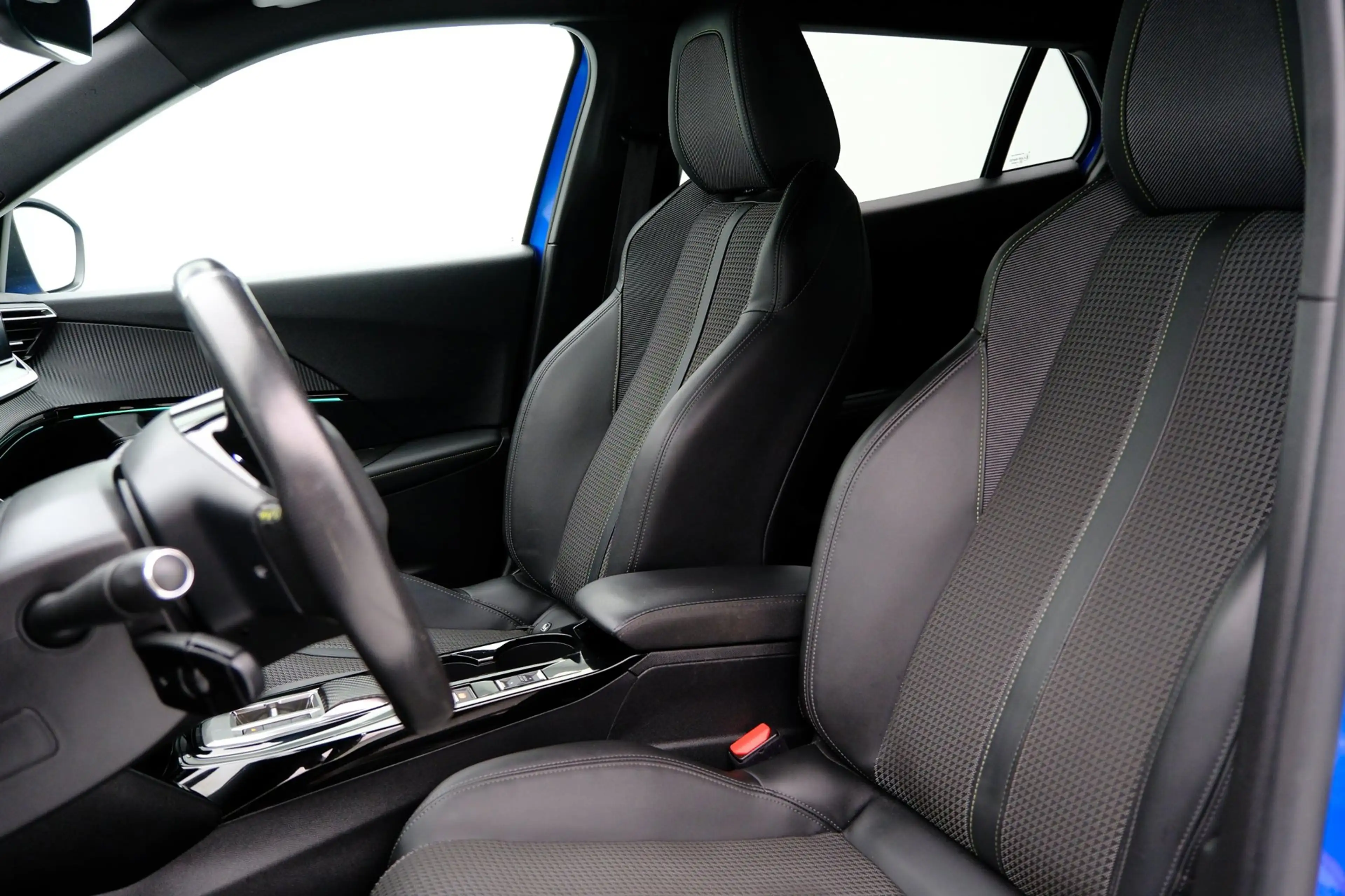 Peugeot e-2008 EV GT 50 kWh Aut. Half-Leder|1e Eig!|Navi|Clima|Ca — photo 27