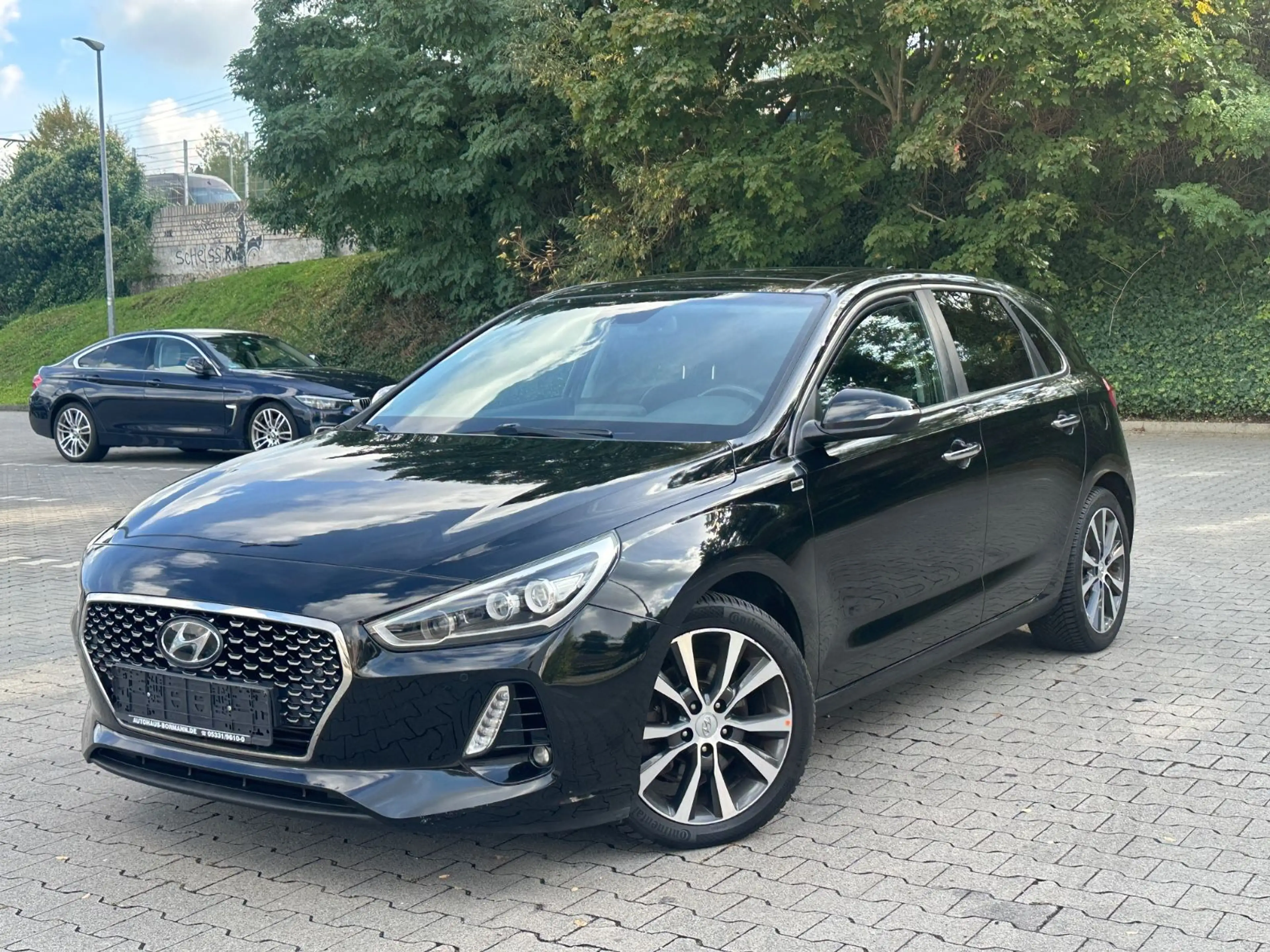 Hyundai i30 Premium *KLIMA*NAVI*Panorama*AHK*RückF.Cam*