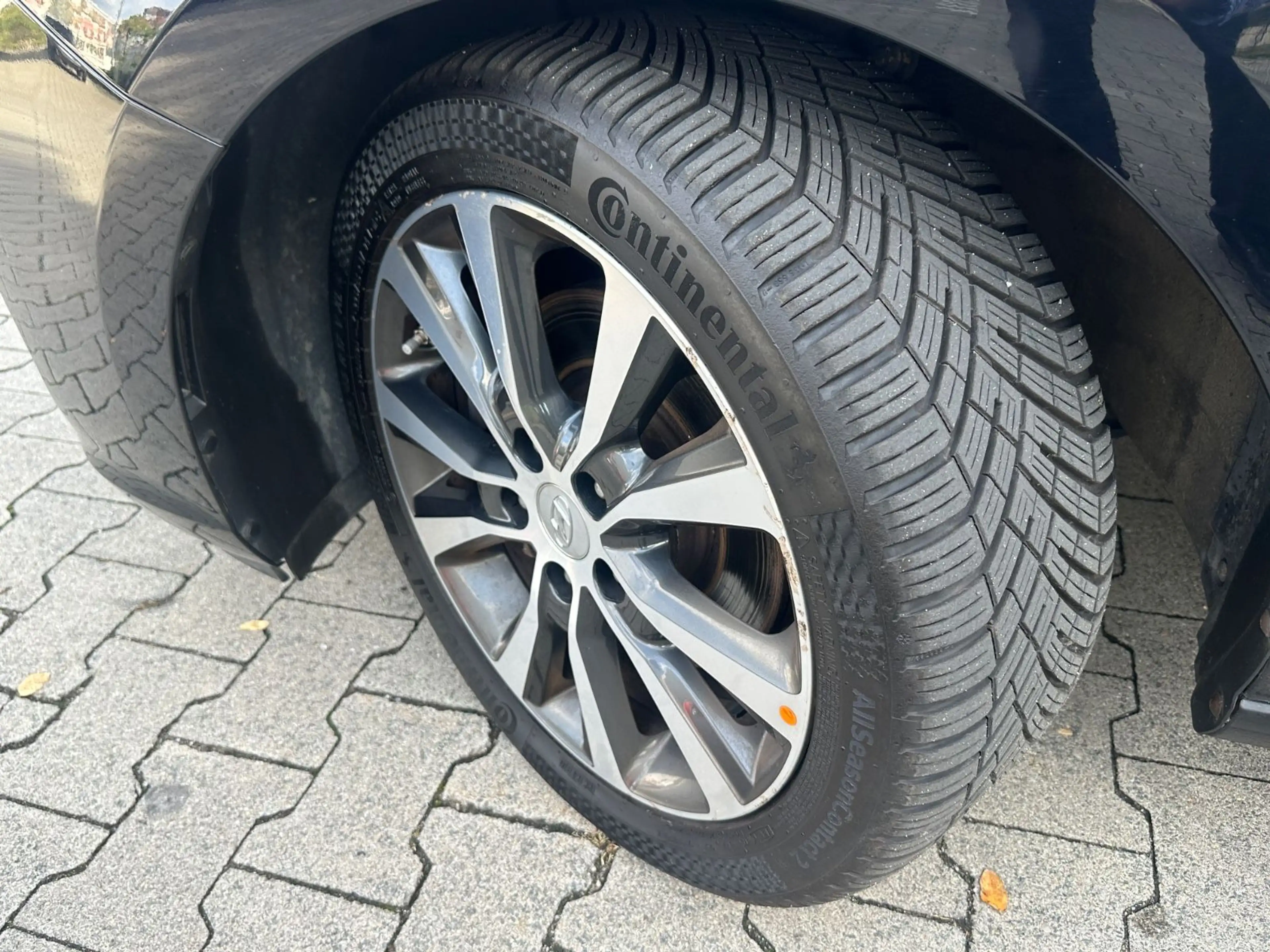 Hyundai i30 Premium *KLIMA*NAVI*Panorama*AHK*RückF.Cam* — photo 2