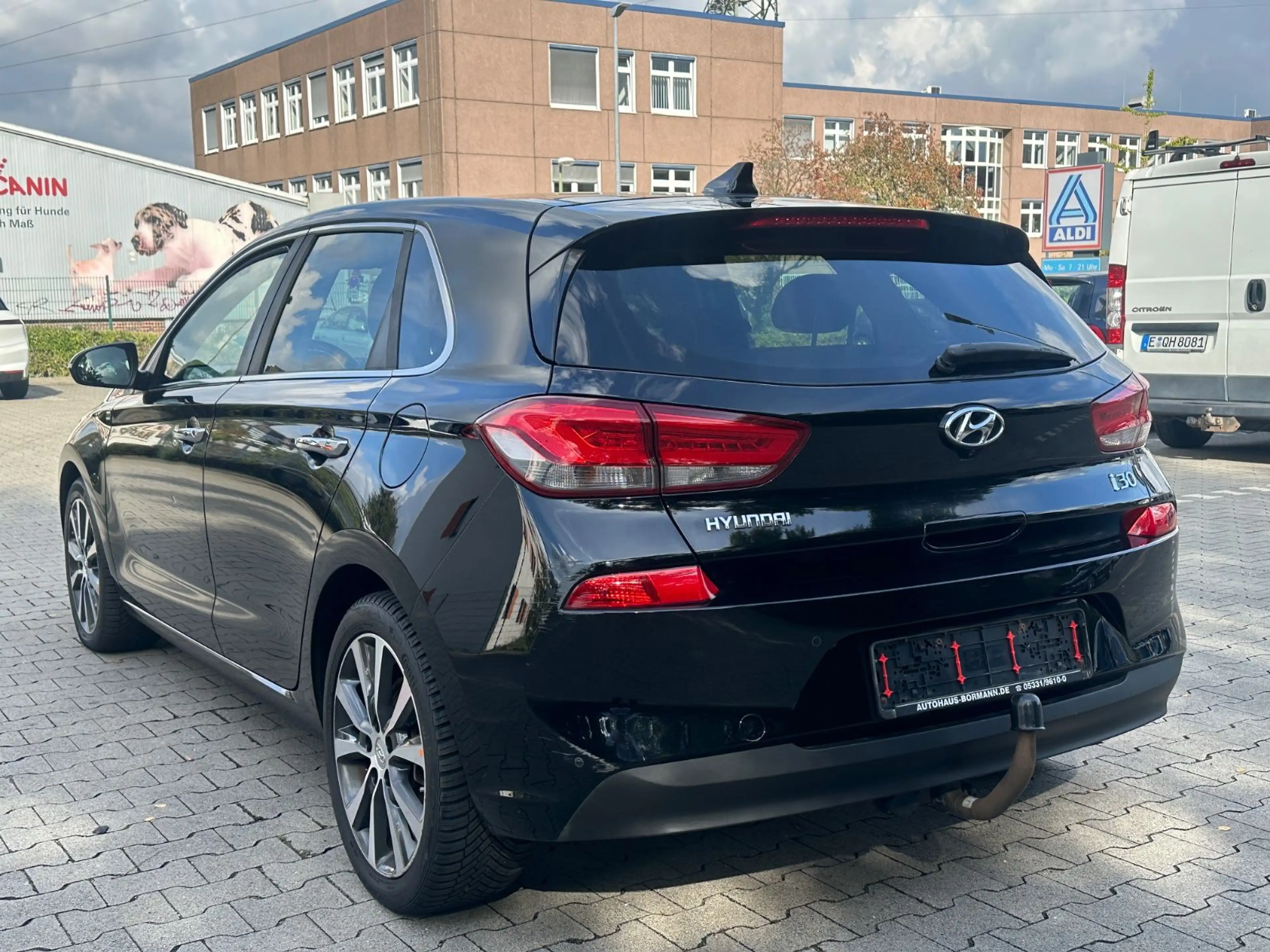 Hyundai i30 Premium *KLIMA*NAVI*Panorama*AHK*RückF.Cam* — photo 4