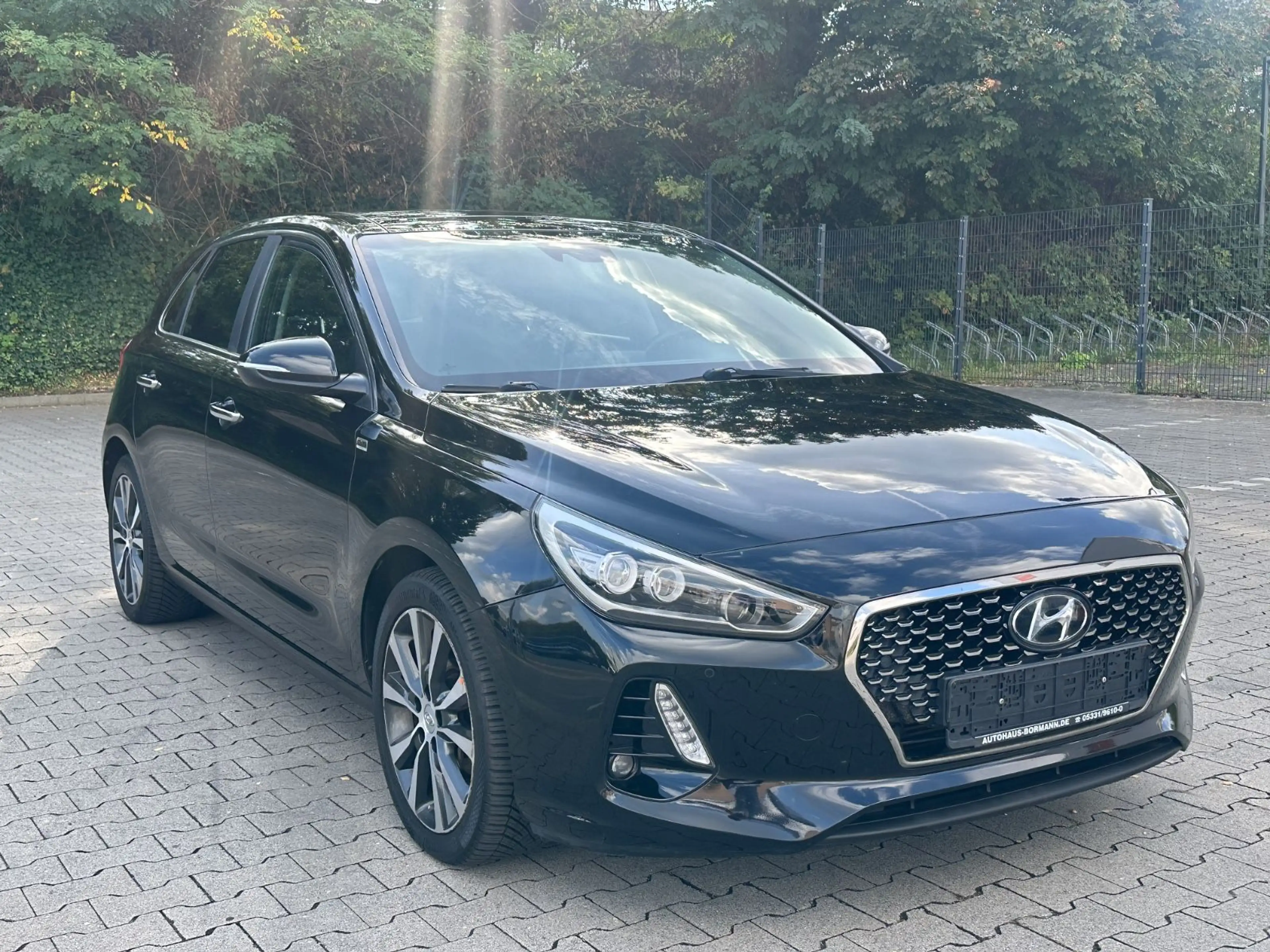 Hyundai i30 Premium *KLIMA*NAVI*Panorama*AHK*RückF.Cam* — photo 9