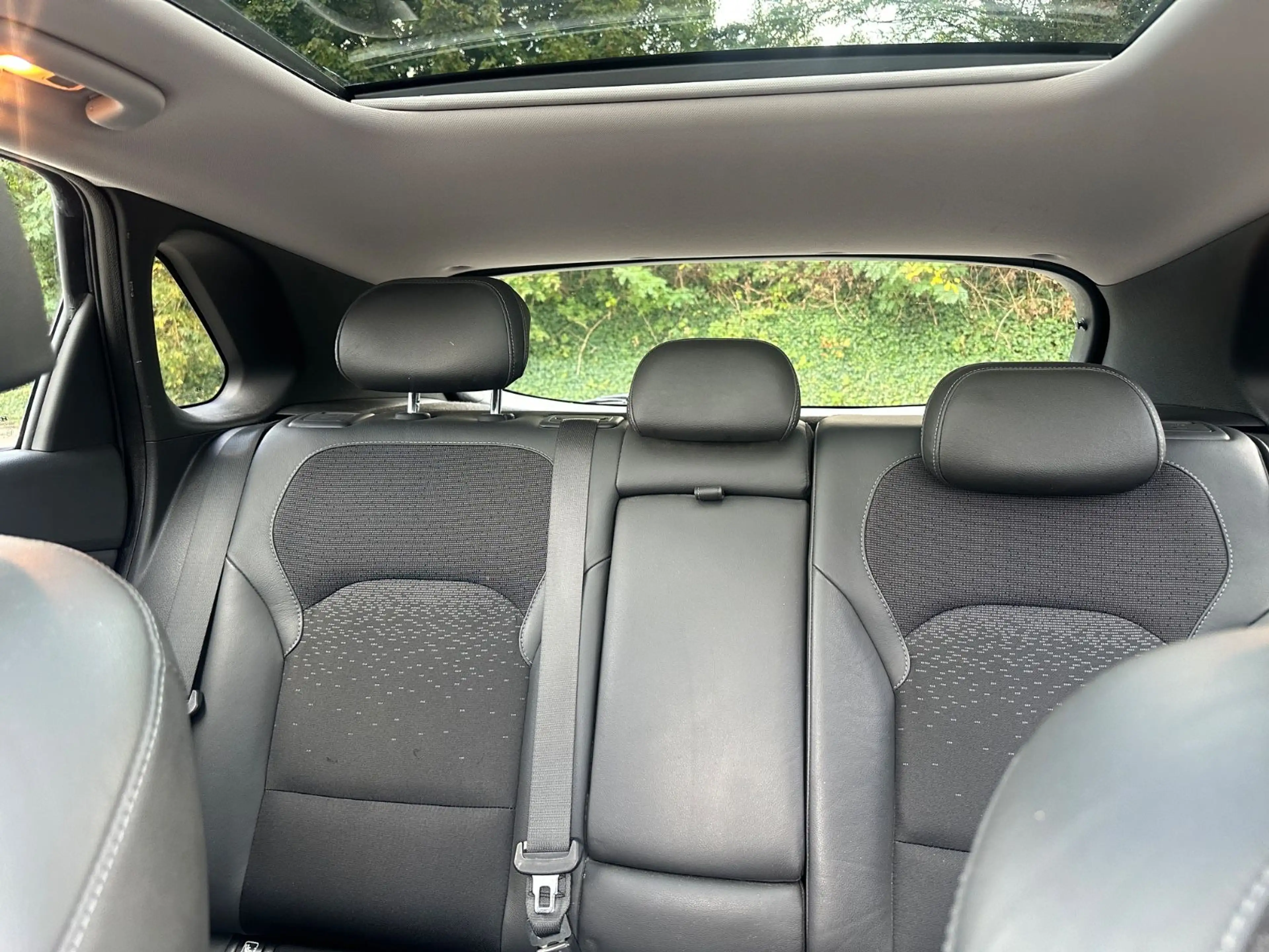 Hyundai i30 Premium *KLIMA*NAVI*Panorama*AHK*RückF.Cam* — photo 22