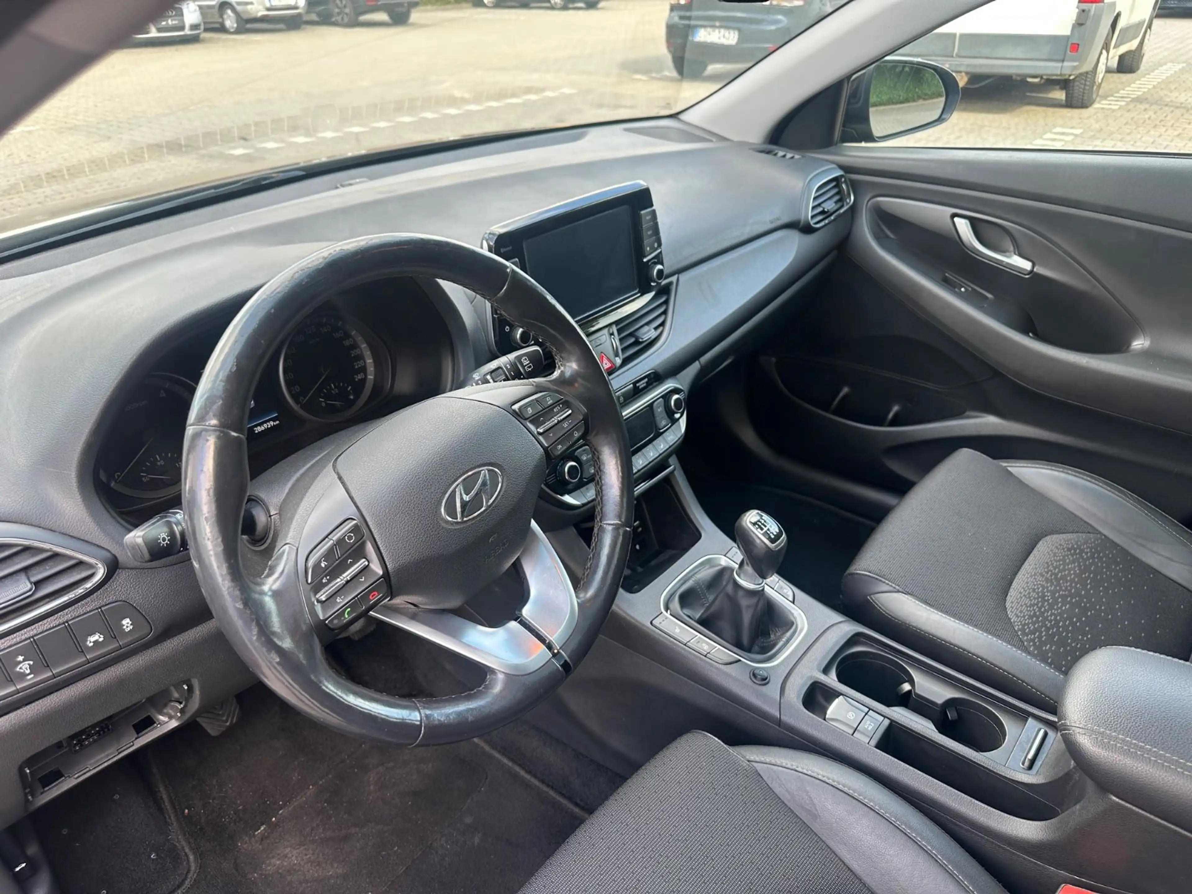 Hyundai i30 Premium *KLIMA*NAVI*Panorama*AHK*RückF.Cam* — photo 11
