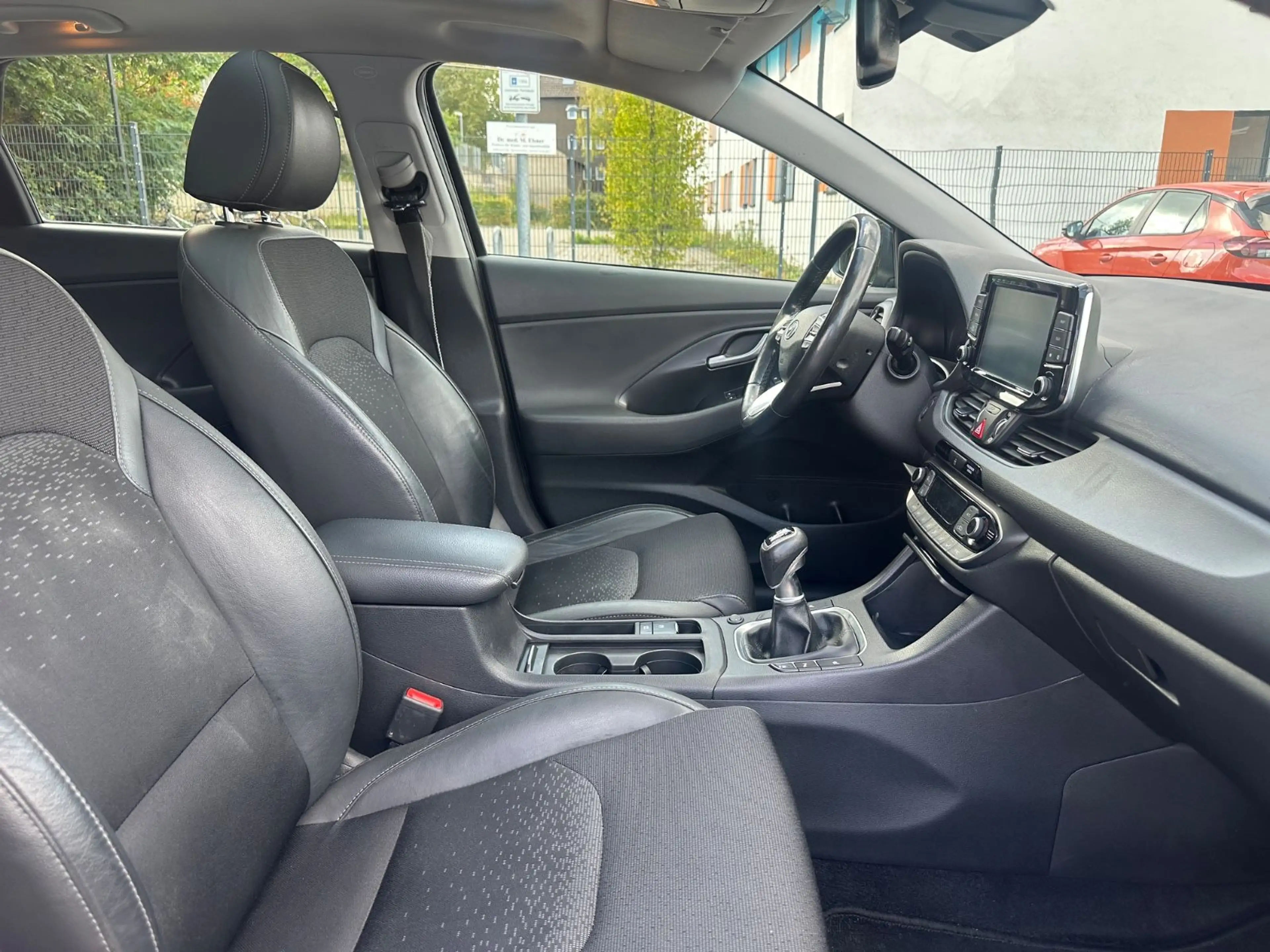 Hyundai i30 Premium *KLIMA*NAVI*Panorama*AHK*RückF.Cam* — photo 25