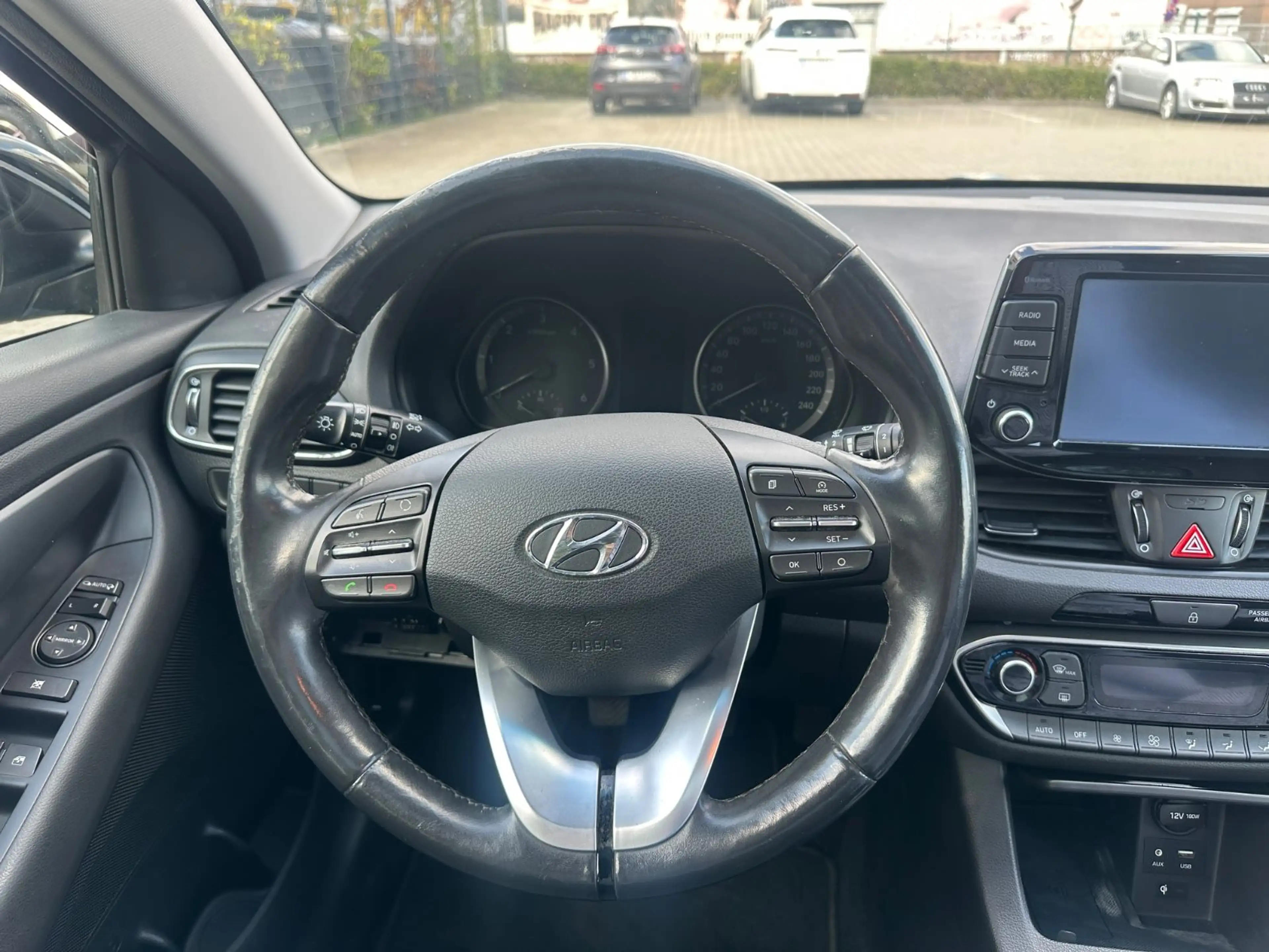 Hyundai i30 Premium *KLIMA*NAVI*Panorama*AHK*RückF.Cam* — photo 15