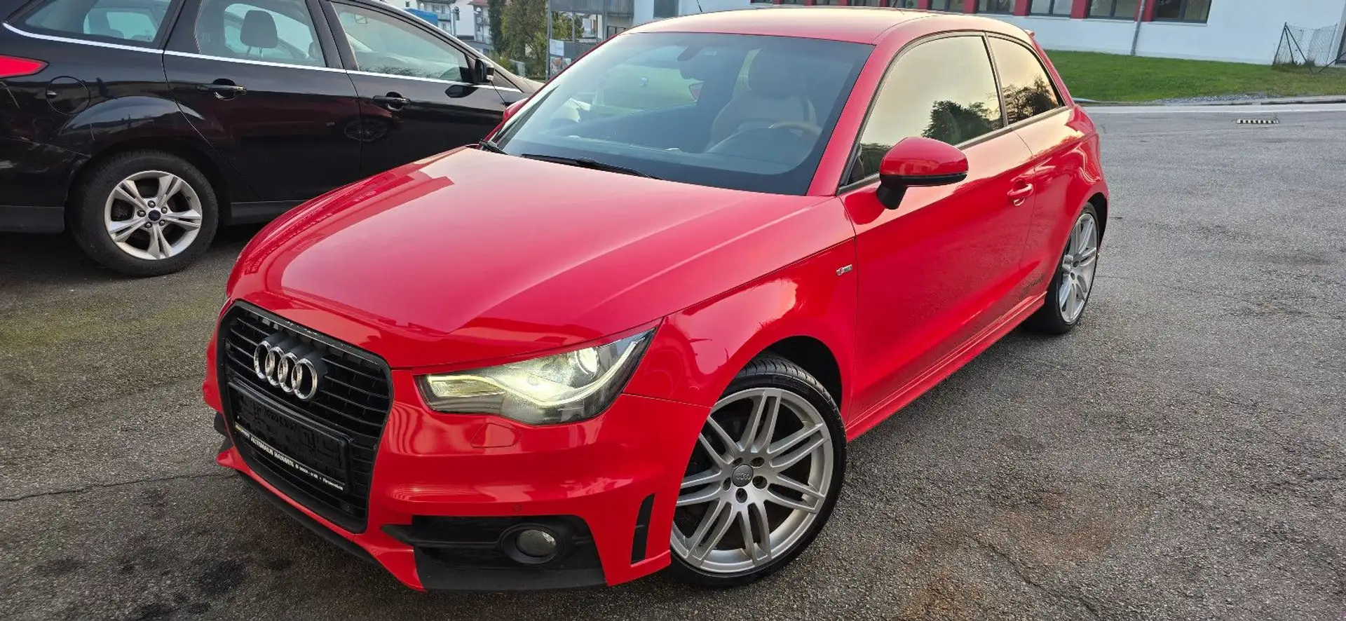 Audi A1 ambition, S line, Navi, Klima Rot - 1