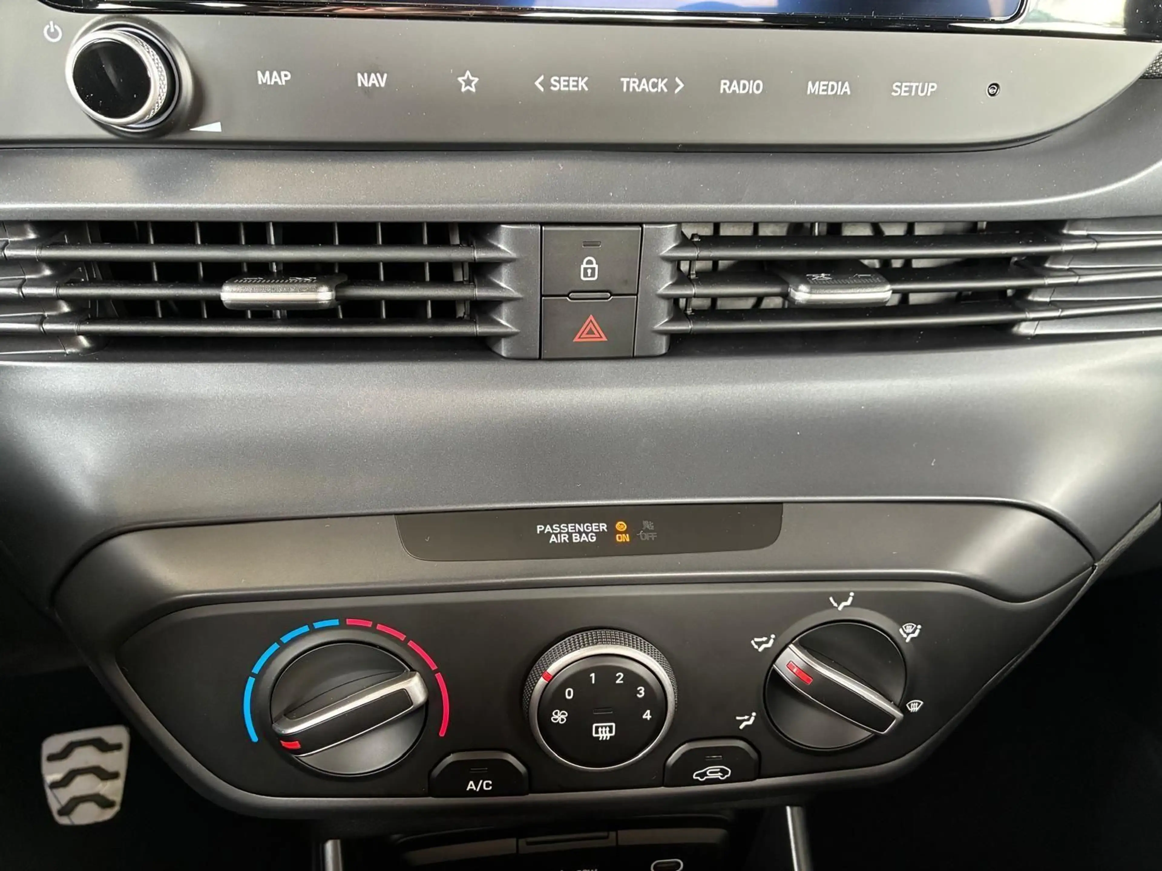 Hyundai BAYON Blackline 1.0 T-GDI 6MT / LED Sitz + Le... — photo 15