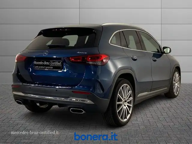 Mercedes-Benz Gla view 3