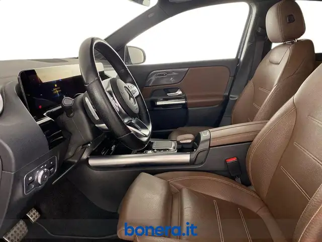 Mercedes-Benz Gla view 11