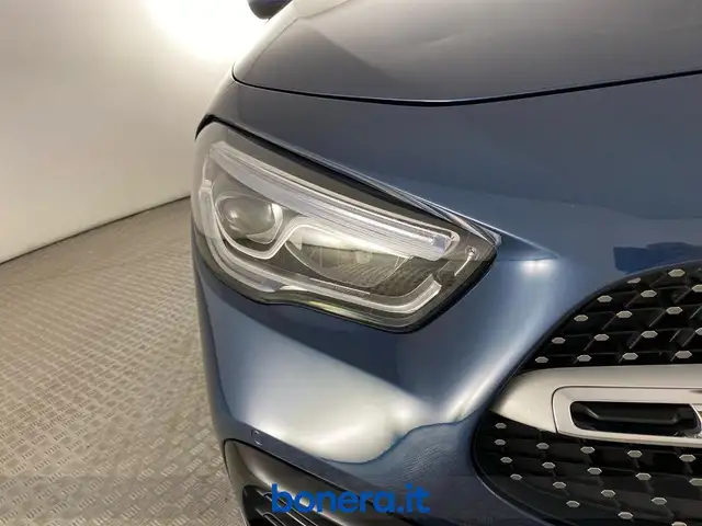 Mercedes-Benz Gla view 8