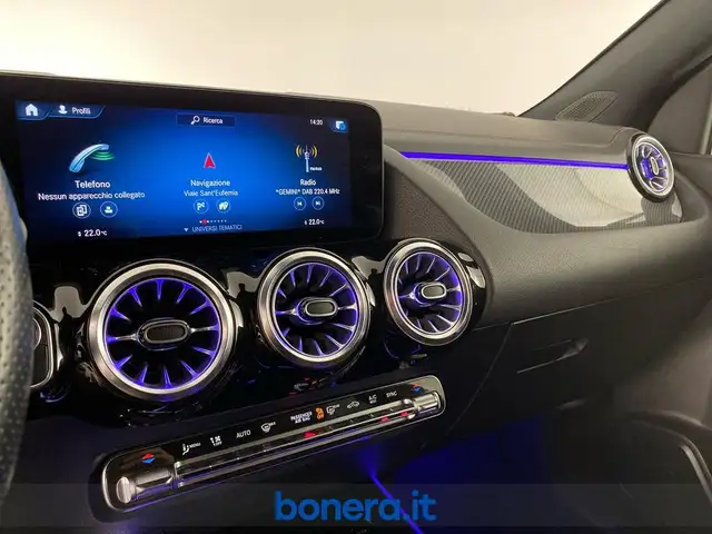 Mercedes-Benz Gla view 13