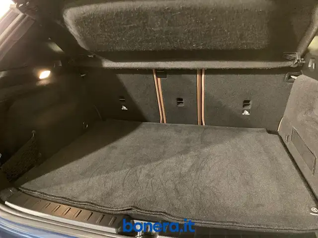 Mercedes-Benz Gla view 9