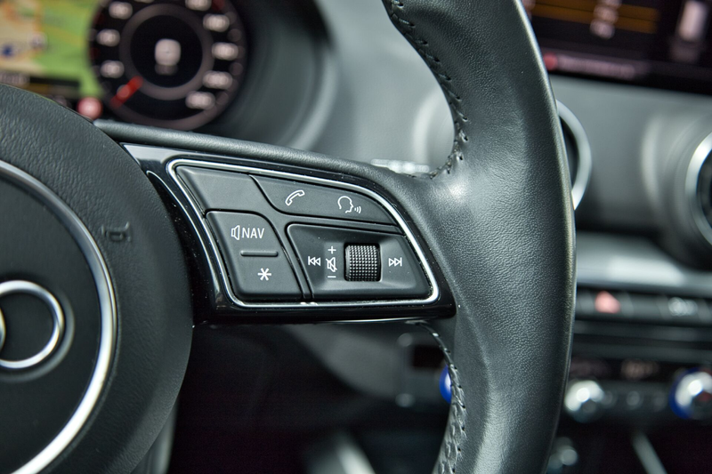 Audi Q2 35 TFSI CoD Design / Pano / Trekhaak / Adaptive / — photo 19