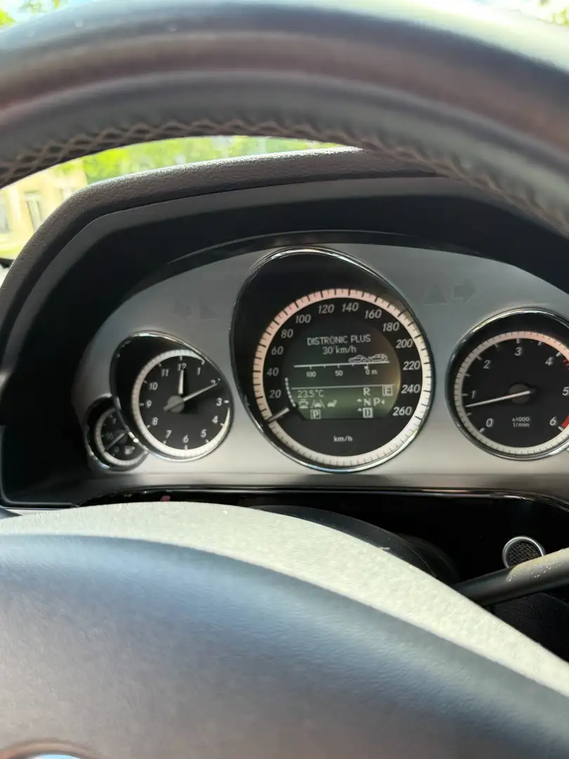 Mercedes-Benz E 300 E 300 T CDI Avantgard AMG 4Matic Luftfederung Grau - 2